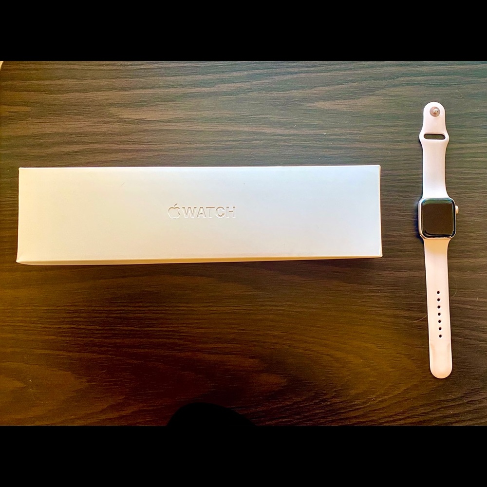 Apple Watch Series 4 40mm (GPS+Cellular) Rose Gold